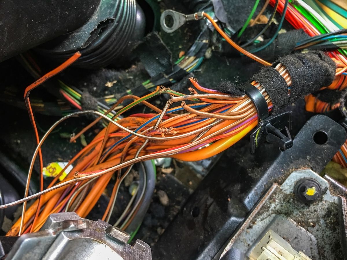PQZATX Alimentation éLectrique de Voiture Klaxon Multifonction Ultrasonique pour Voiture Rongeur Rat Souris RéPulsif Voitures Compartiment Moteur Outil de Lutte Antiparasitaire 